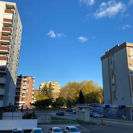 Filip Lux Sa Garazom Lägenhet *