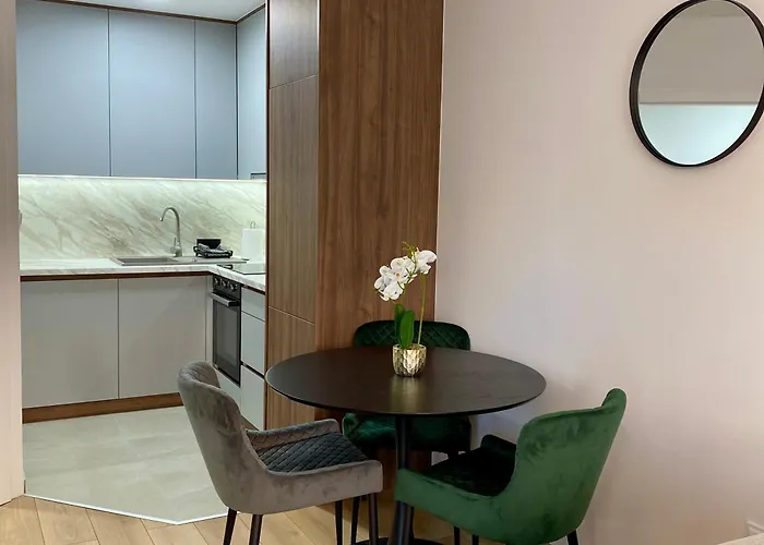 Apartman Filip Sa Garazom شقة