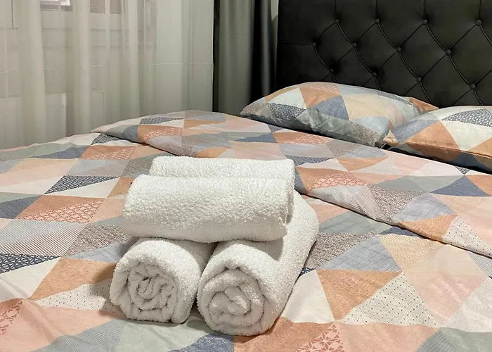 Apartman Filip Sa Garazom شقة *